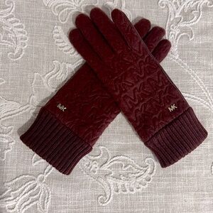 MICHAEL KORS QUILTED LOGO GLOVE WITH LEATHER TRIM DARK BERRY